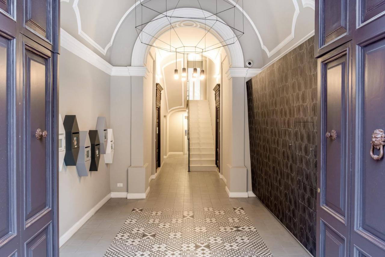 Donna Teresa Central & Cozy Apartment タラント エクステリア 写真